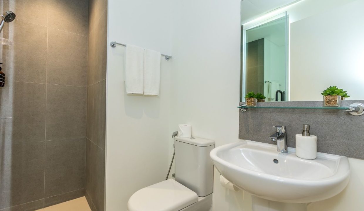 Luxury 3BR + Maid | Fully Furnished | Burj crown-16