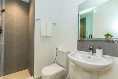 Luxury 3BR + Maid | Fully Furnished | Burj crown-16