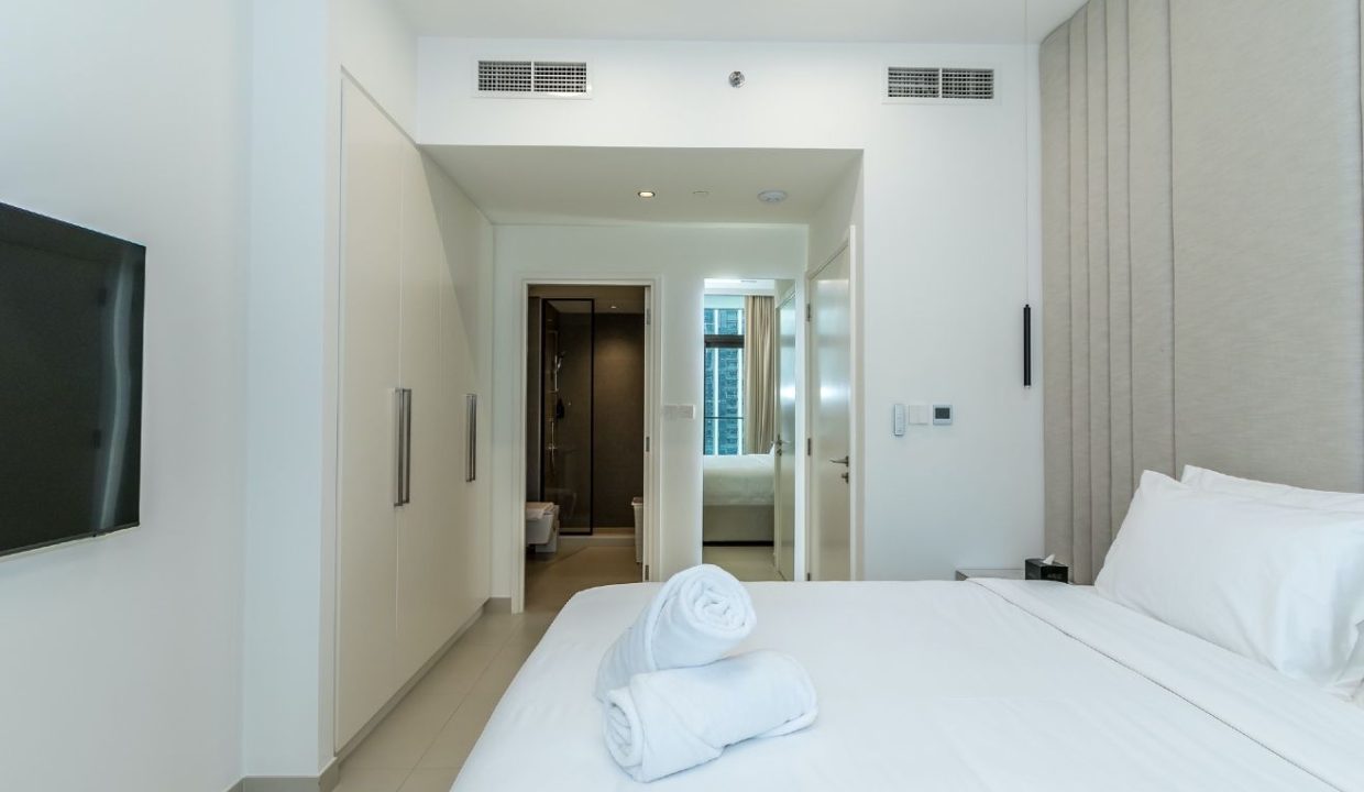 Luxury 3BR + Maid | Fully Furnished | Burj crown-23