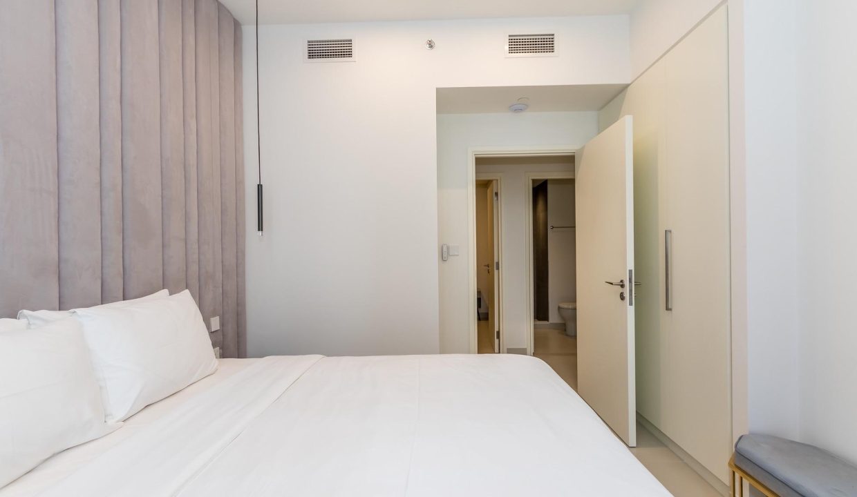 Upgraded 3 BR | Burj Khalifa View | Multiple Units-13
