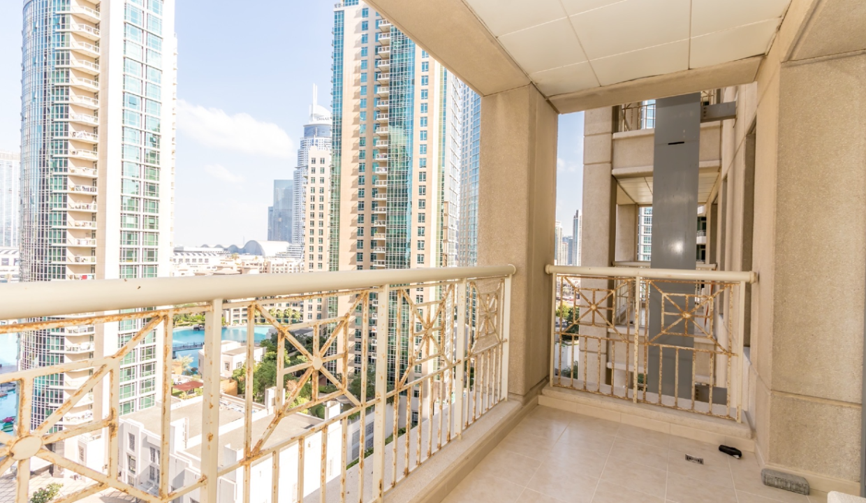 Biggest Unit Furnished Burj & Fountain View-14