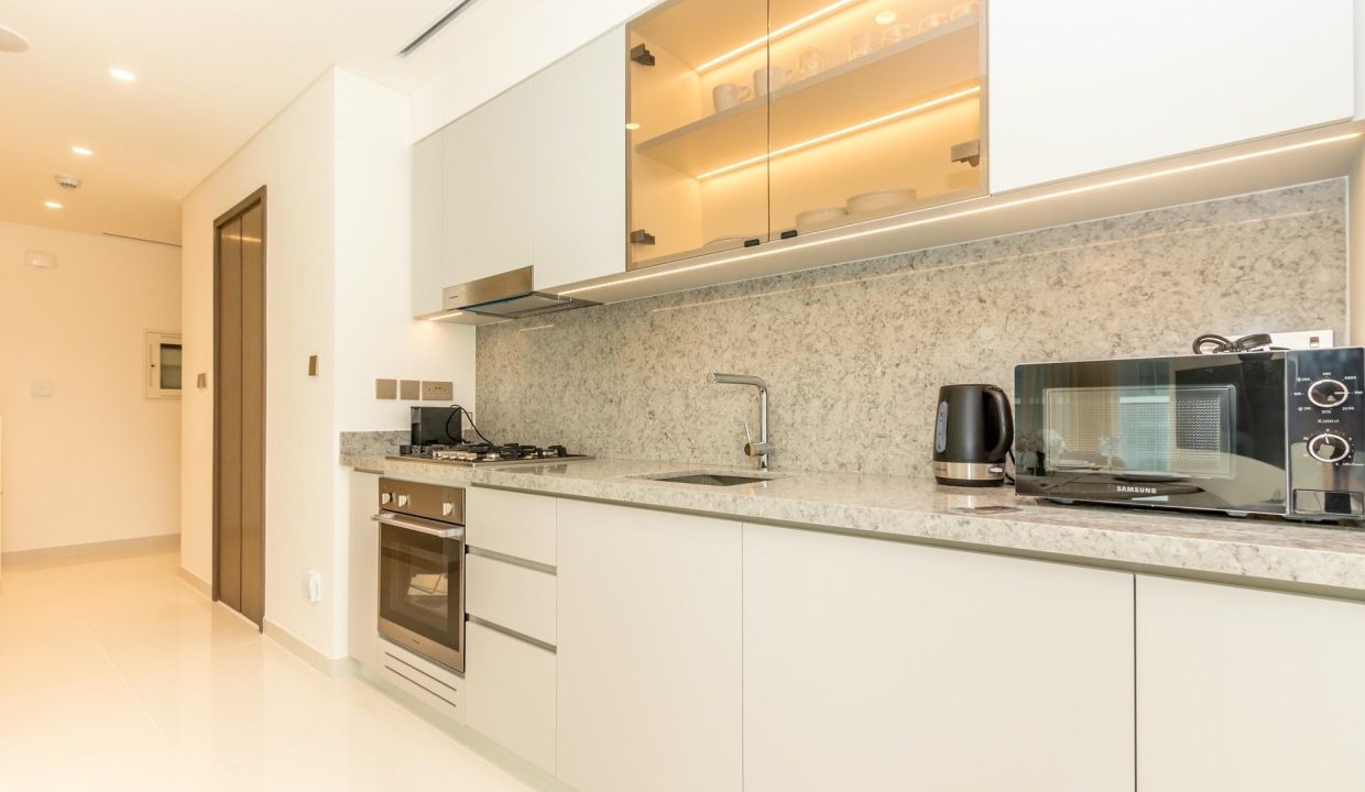 Luxury 1BR Furnished | Sea View | Grand View-11