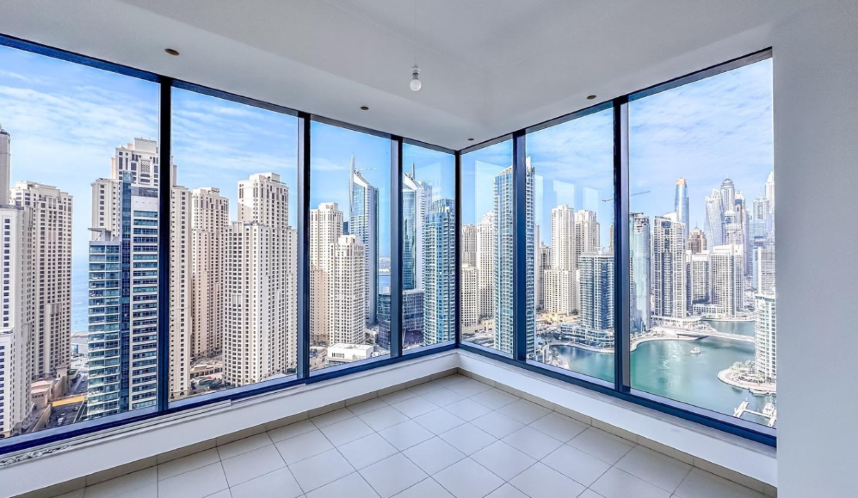 Central Modern 3 Bed with Panoramic Marina View-2