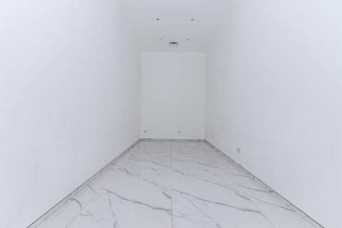 Versatile Retail Space with Prime Marina Promenade-11