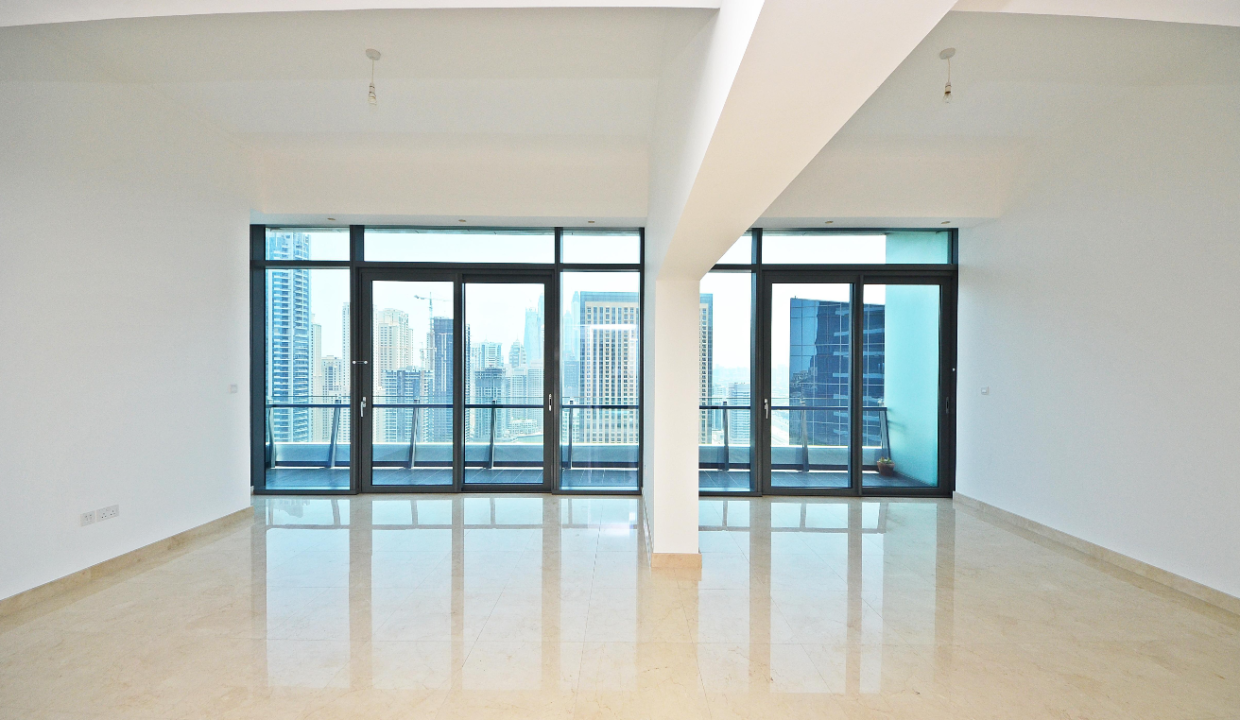 Central Modern 3 Bed with Panoramic Marina View-12