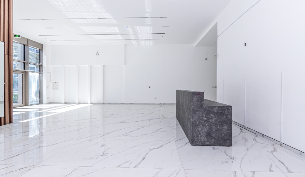 Versatile Retail Space with Prime Marina Promenade-12