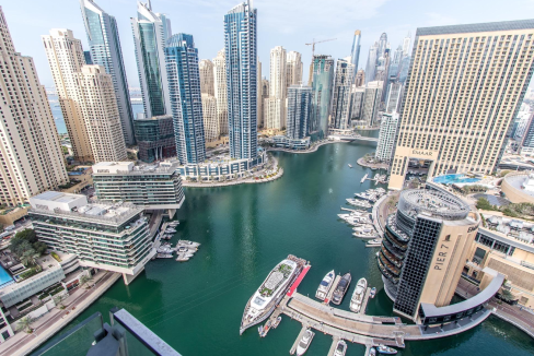 Central Modern 3 Bed with Panoramic Marina View-13