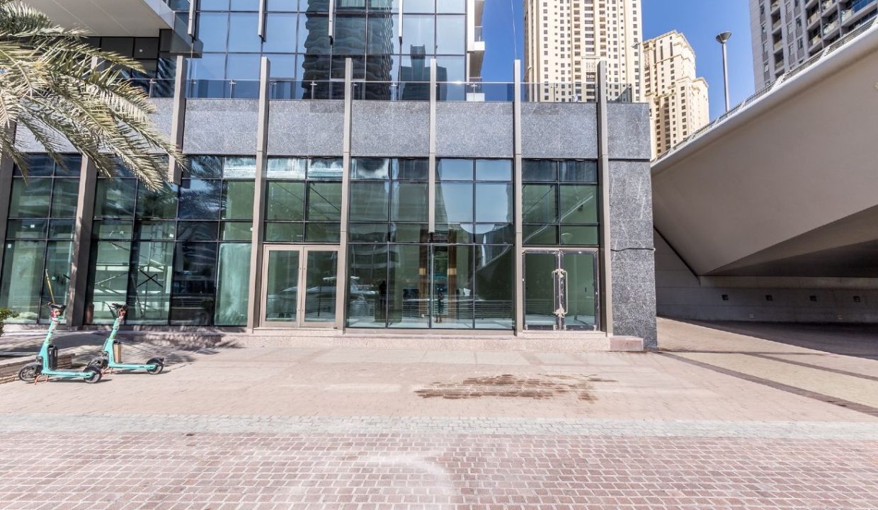 Versatile Retail Space with Prime Marina Promenade-13