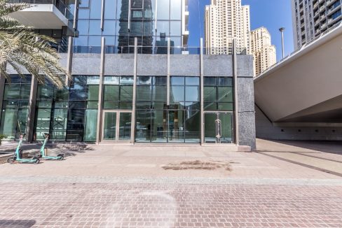 Versatile Retail Space with Prime Marina Promenade-13