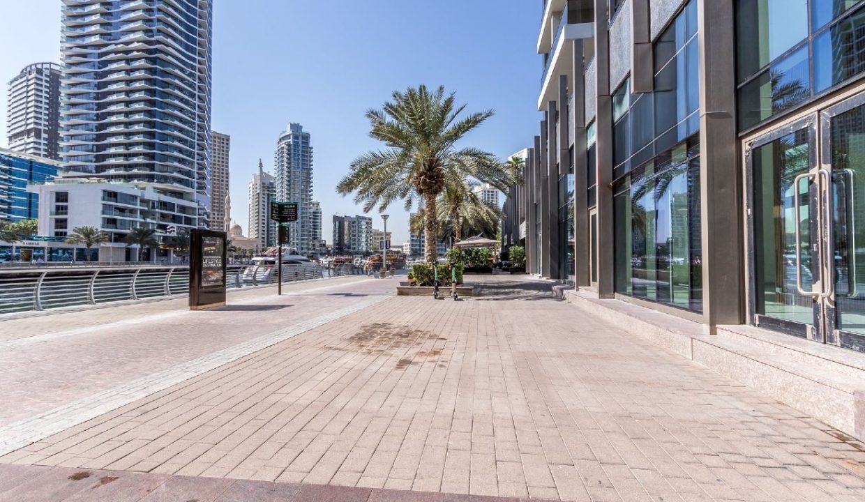 Versatile Retail Space with Prime Marina Promenade-16