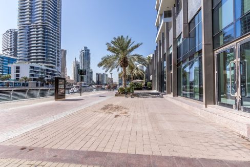 Versatile Retail Space with Prime Marina Promenade-16