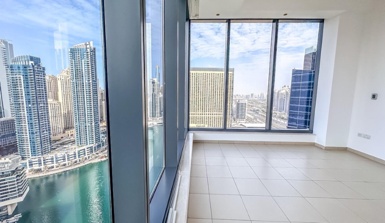 Central Modern 3 Bed with Panoramic Marina View-1