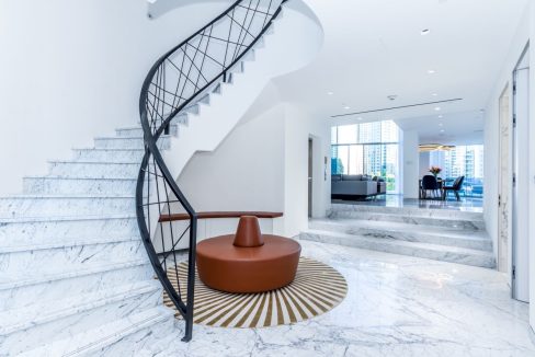 Must See Triplex Luxury Villa In Dubai Marina-4