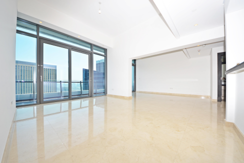 Central Modern 3 Bed with Panoramic Marina View-5