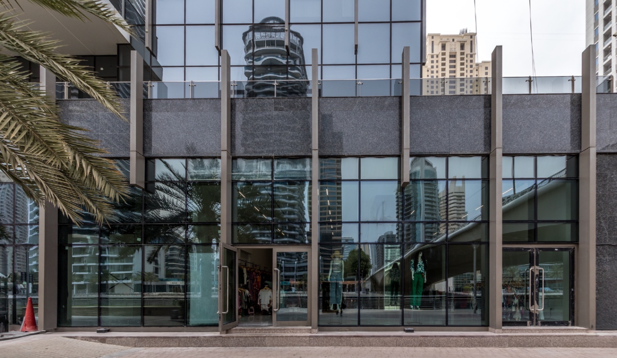 Versatile Retail Space with Prime Marina Promenade-7