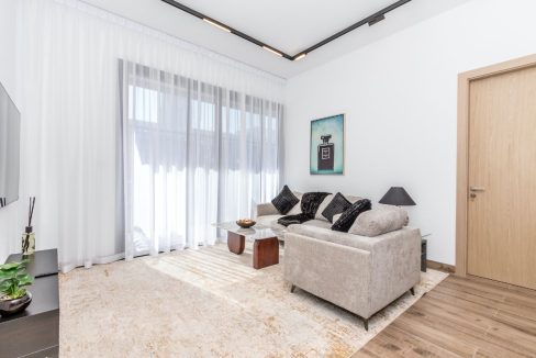 Vacant|Pool View|2BR+Study room-2