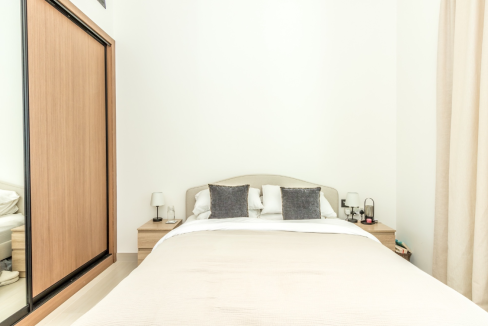 Stunning 1-Bedroom Apartment in Binghatti-11