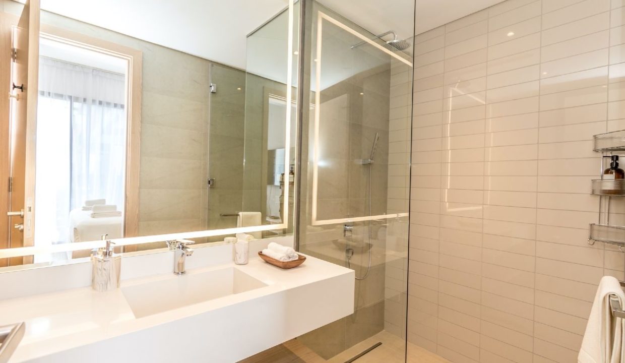 Vacant|Pool View|2BR+Study room-12