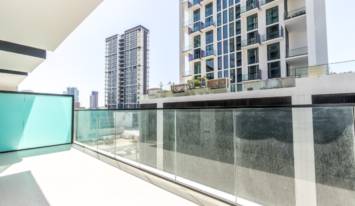 Stunning 1-Bedroom Apartment in Binghatti-13