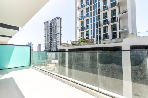 Stunning 1-Bedroom Apartment in Binghatti-13
