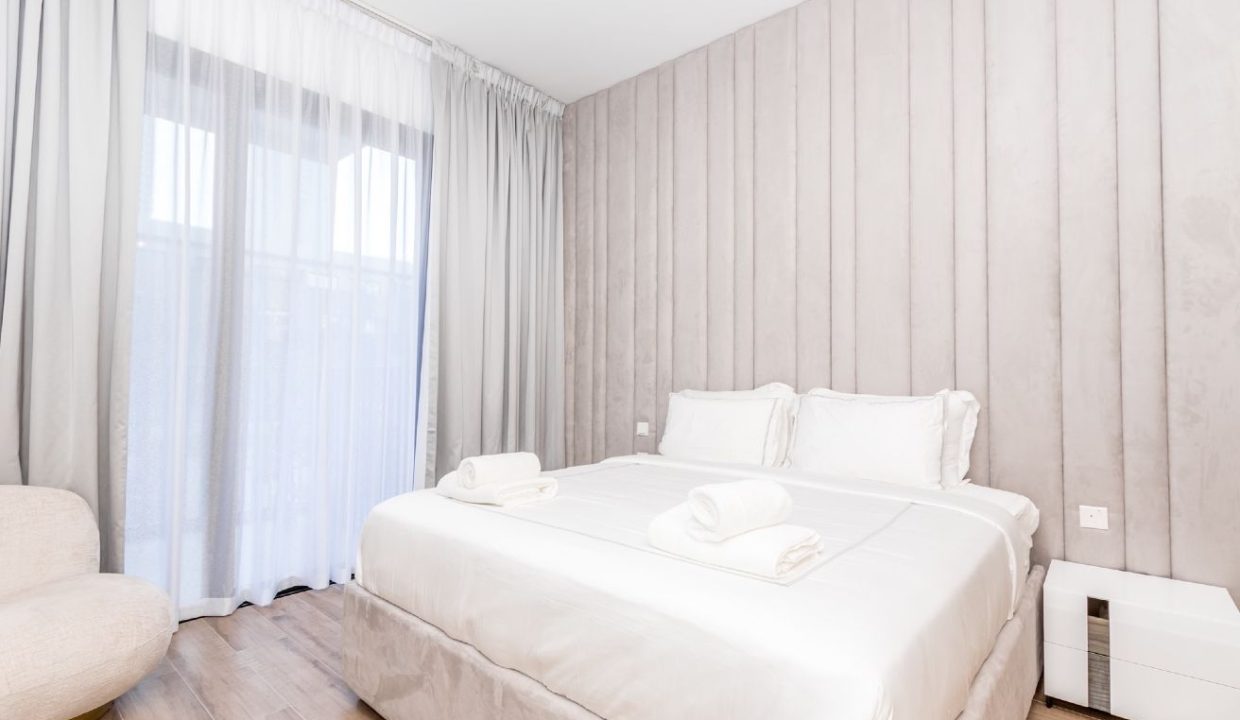 Vacant|Pool View|2BR+Study room-16