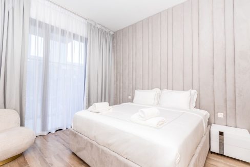 Vacant|Pool View|2BR+Study room-16