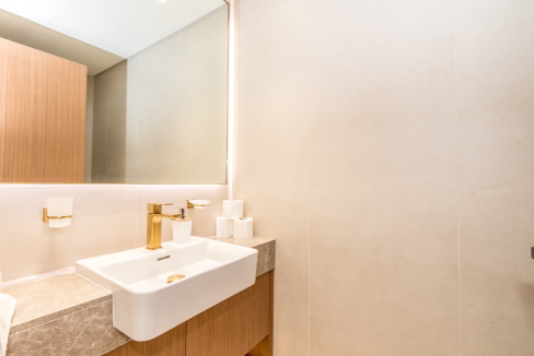 Stunning 1-Bedroom Apartment in Binghatti-16
