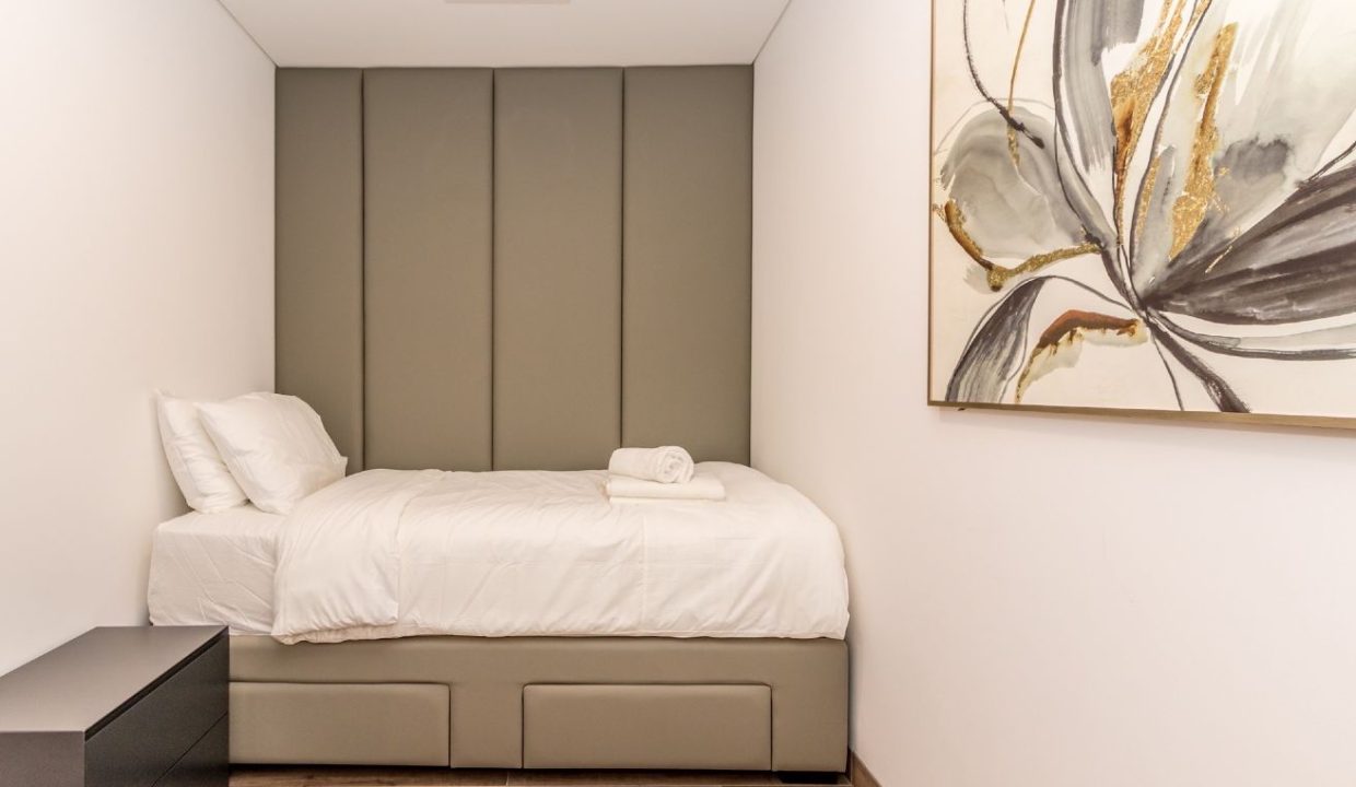 Vacant|Pool View|2BR+Study room-17