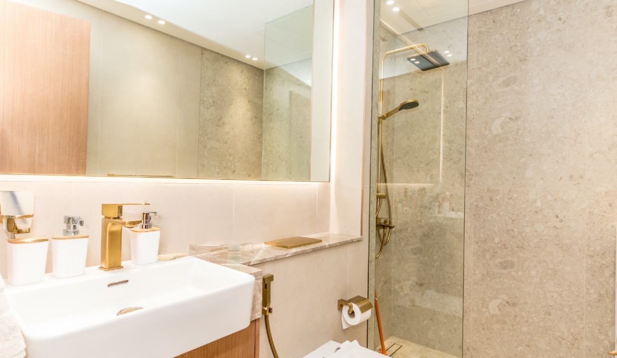 Stunning 1-Bedroom Apartment in Binghatti-17