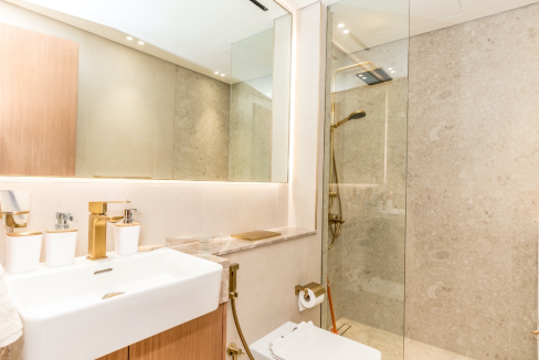 Stunning 1-Bedroom Apartment in Binghatti-17