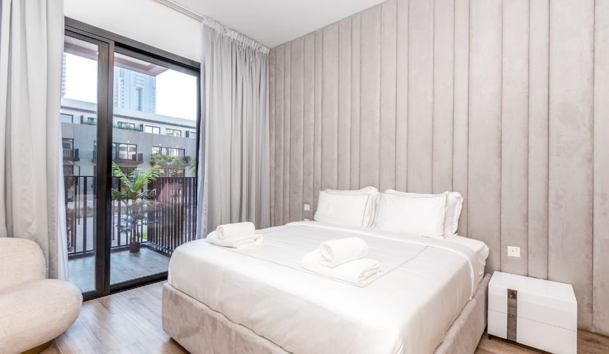 Vacant|Pool View|2BR+Study room-18