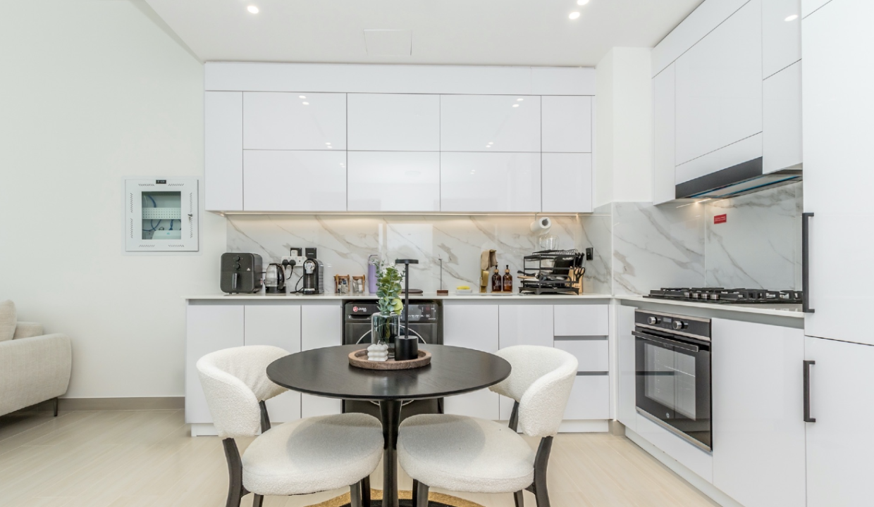 Stunning 1-Bedroom Apartment in Binghatti-5