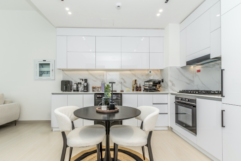 Stunning 1-Bedroom Apartment in Binghatti-5