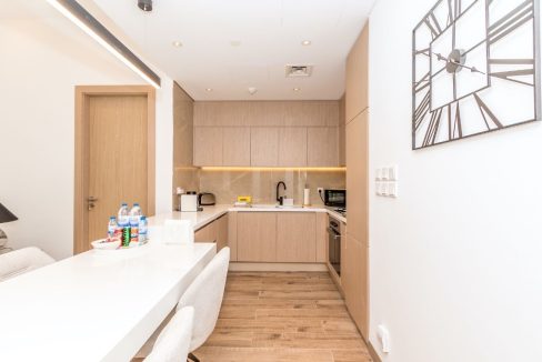 Vacant|Pool View|2BR+Study room-6