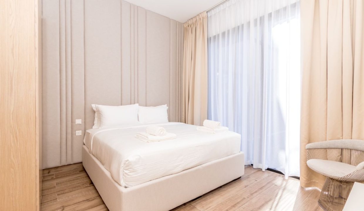 Vacant|Pool View|2BR+Study room-8