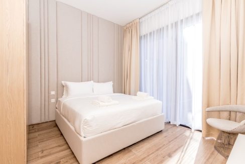 Vacant|Pool View|2BR+Study room-8