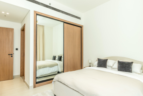 Stunning 1-Bedroom Apartment in Binghatti-10