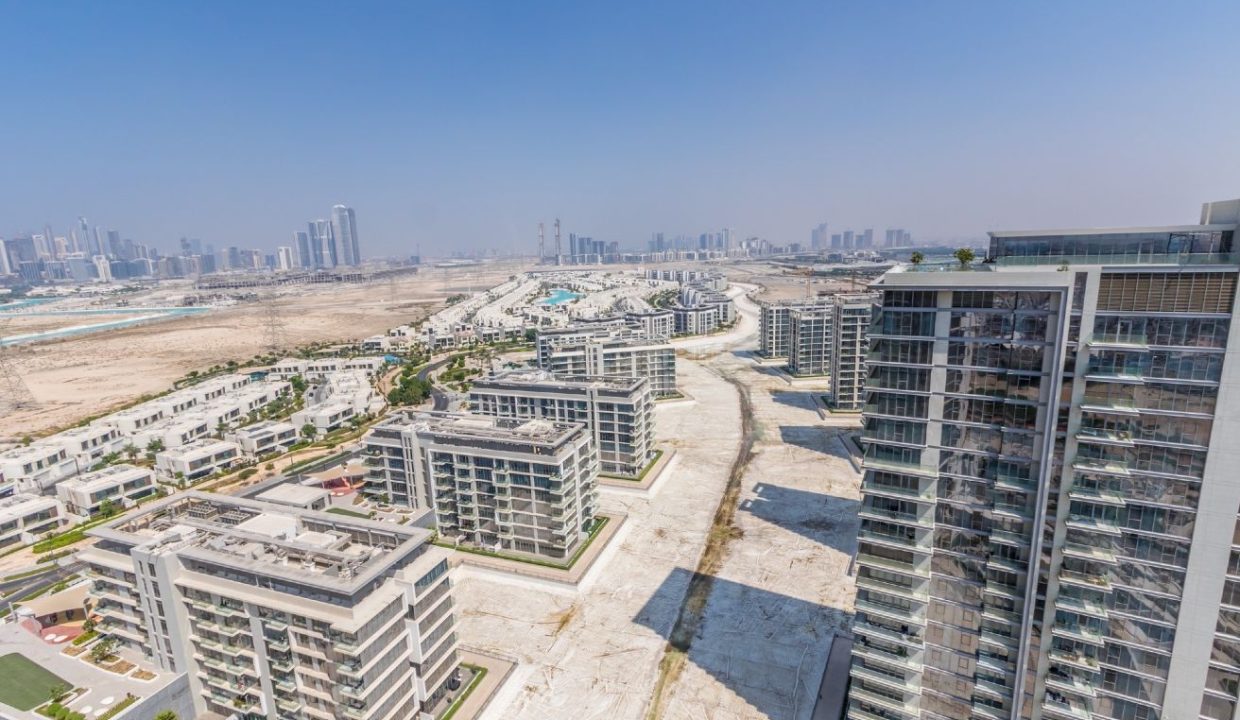 Elegant 4BR Penthouse with Panoramic Lagoon View-29
