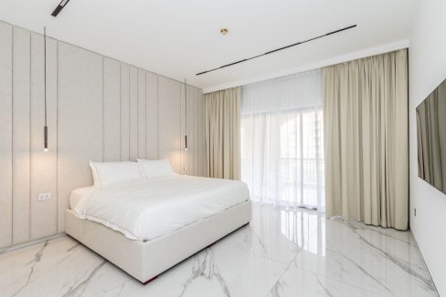 Luxury   3BR Fully Upgraded & Furnished-11