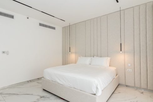 Luxury   3BR Fully Upgraded & Furnished-12