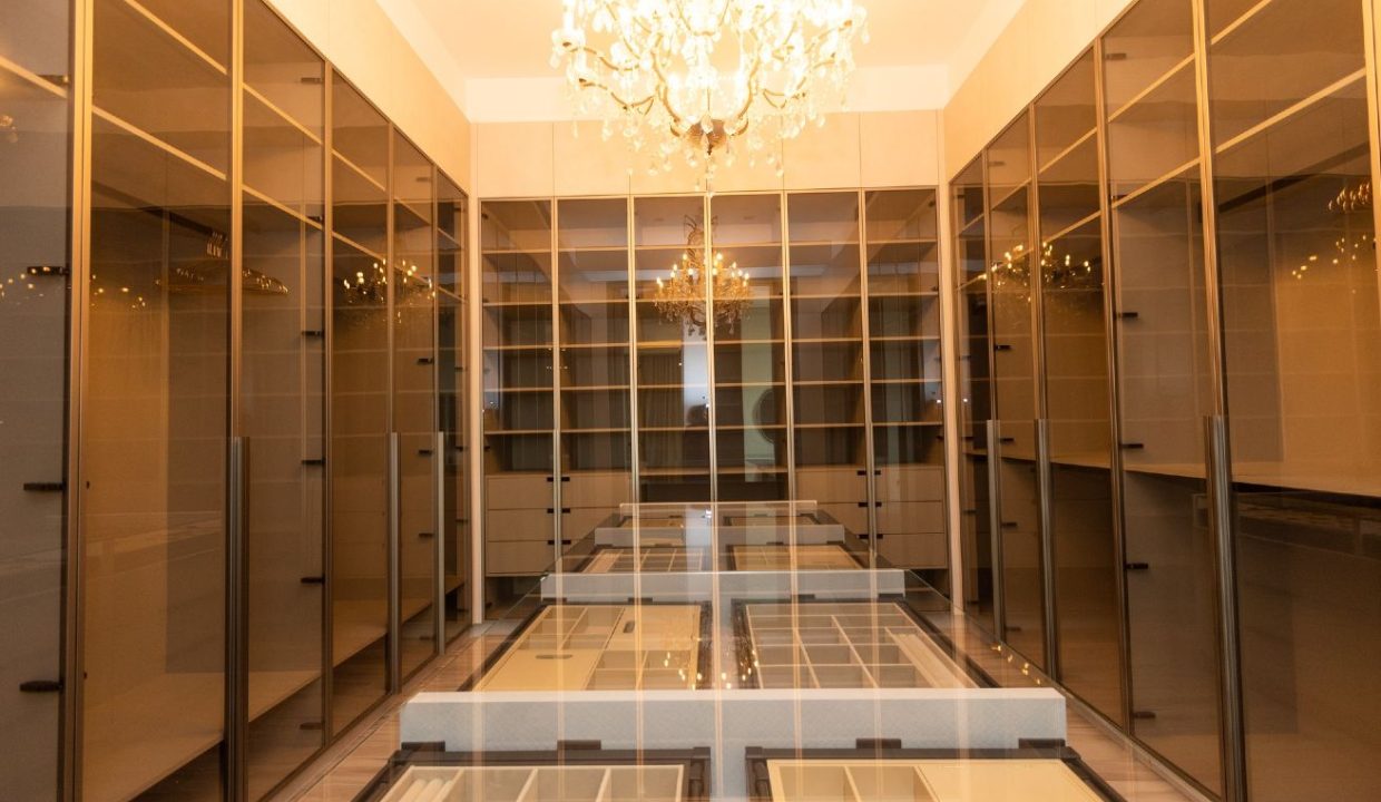 Ultra-Luxury 6BR Villa | Private Beach and Pool-15