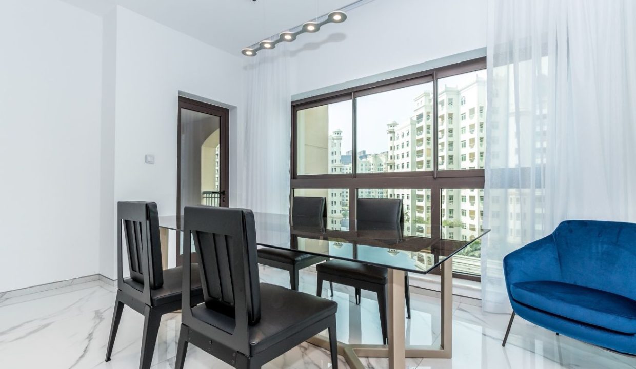 Luxury   3BR Fully Upgraded & Furnished-15