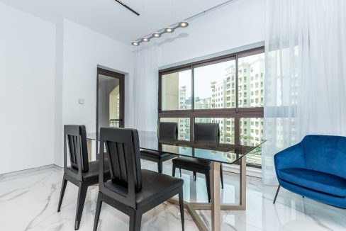 Luxury   3BR Fully Upgraded & Furnished-15