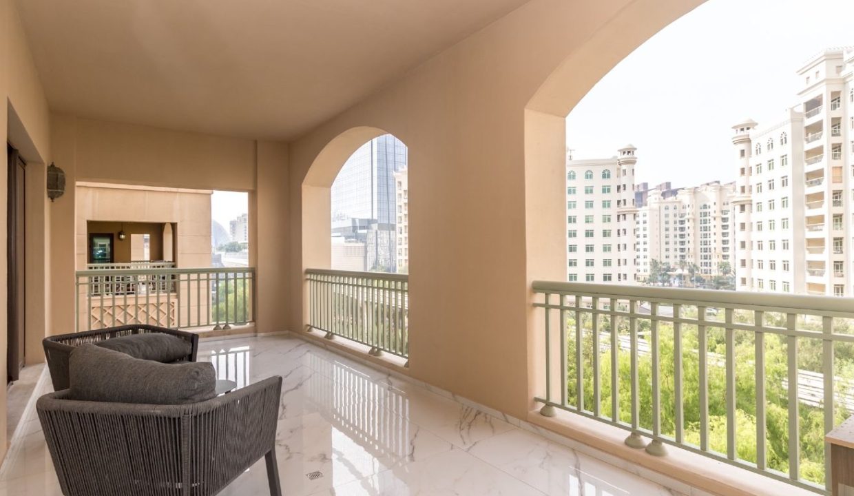 Luxury   3BR Fully Upgraded & Furnished-16