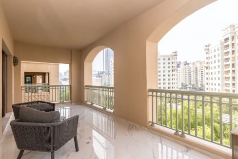 Luxury   3BR Fully Upgraded & Furnished-16
