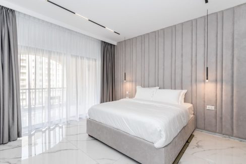 Luxury   3BR Fully Upgraded & Furnished-8