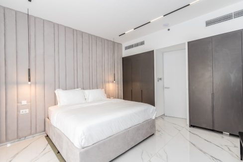 Luxury   3BR Fully Upgraded & Furnished-9