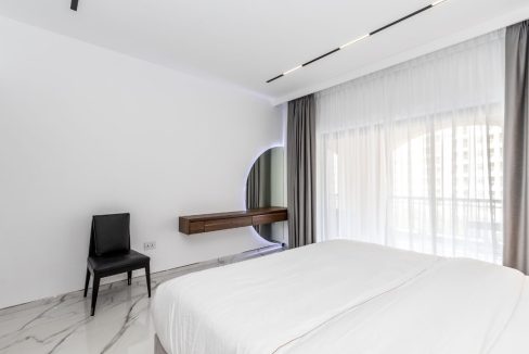 Luxury   3BR Fully Upgraded & Furnished-10