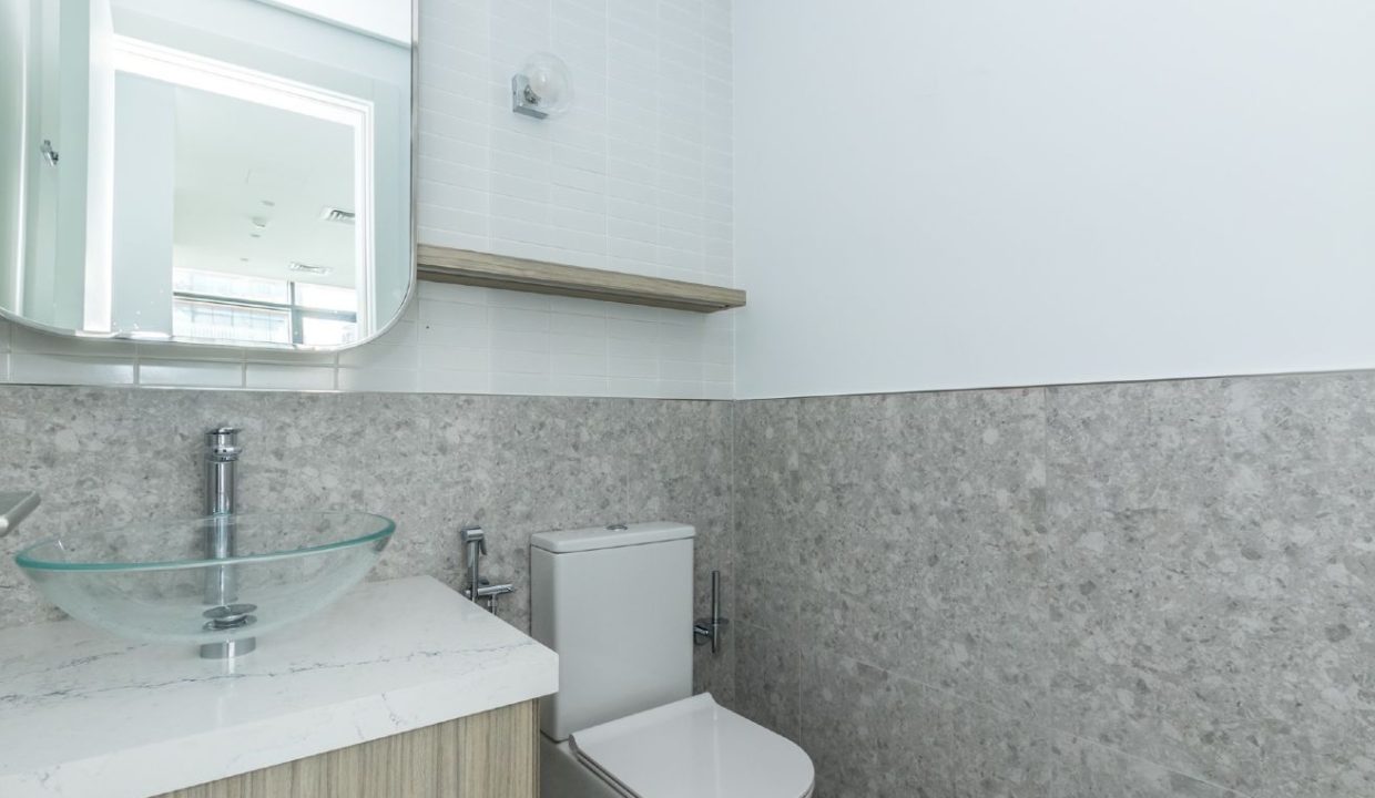 Live Modern | Stunning 2BR in Kensington Waters-18