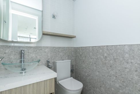 Live Modern | Stunning 2BR in Kensington Waters-18